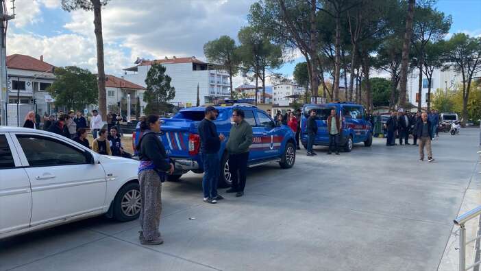 3-yasindaki-emirhan-traktorun-altinda-kalarak-can-verdi