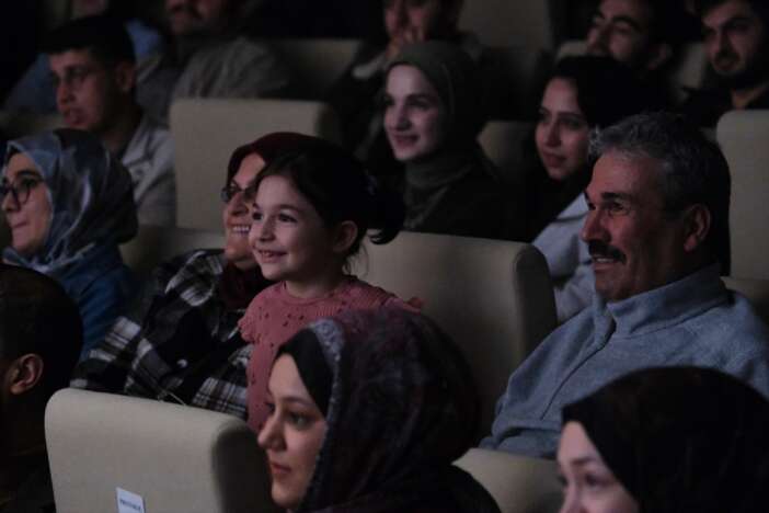 filistinde-yasananlar-konyadaki-tiyatro-oyunuyla-sahnelendi