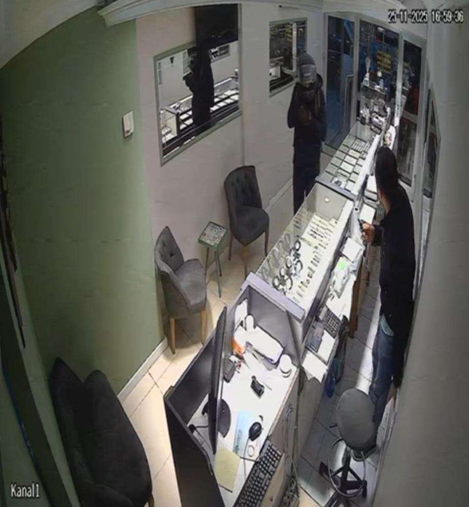 kuyumcu-soygununda-sok-detay-zanli-ozel-harekat-polisi-cikti