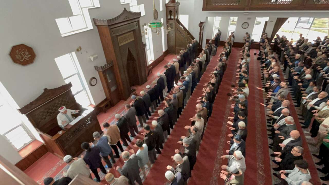 tum-konya-cuma-vakti-yagmur-icin-dua-etti