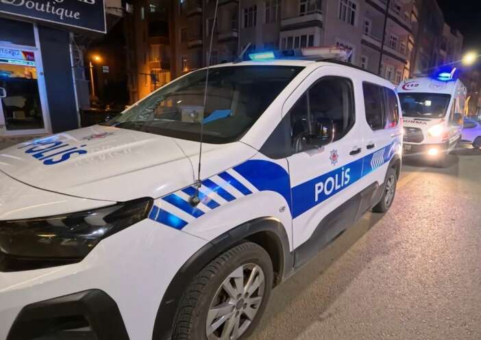 kiskanclik-krizi-kanli-bitti-genc-kadin-rakibini-bicakladi