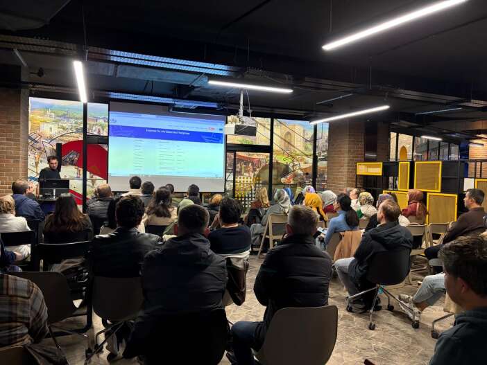 konyada-butun-ilcelerden-ogretmenler-toplandi