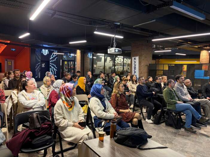 konyada-butun-ilcelerden-ogretmenler-toplandi