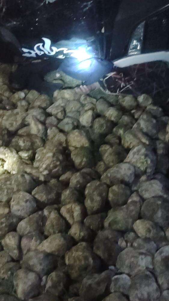 seker-pancari-yuklu-tir-devrildi-surucu-hayatini-kaybetti