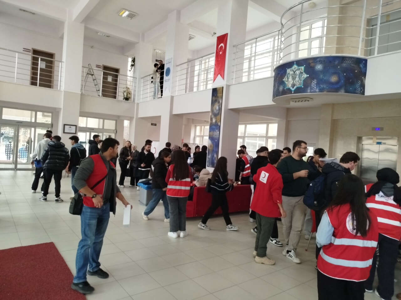 selcuk-universitesinde-kan-bagisi-kampanyasina-yogun-ilgi