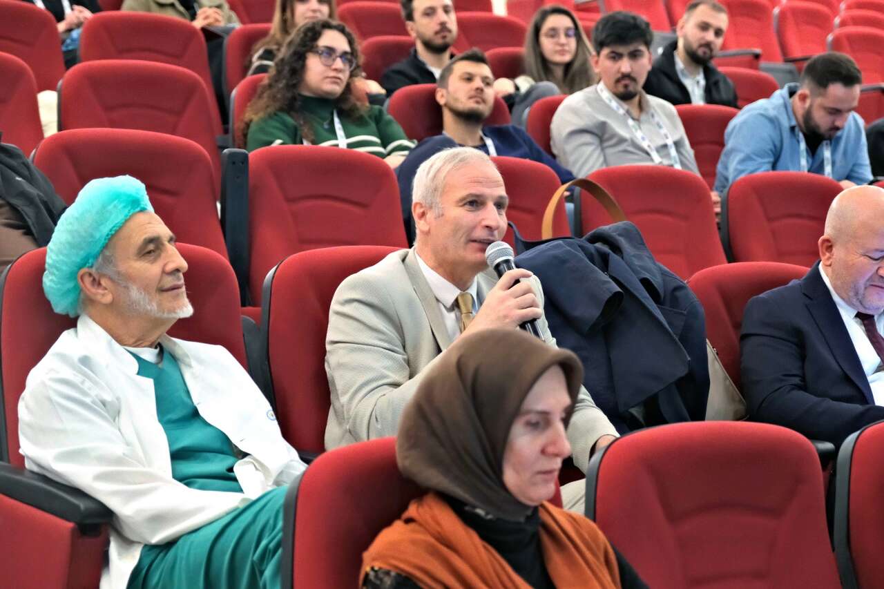 travma-ve-acil-tip-uzmanlari-konyada-bulustu