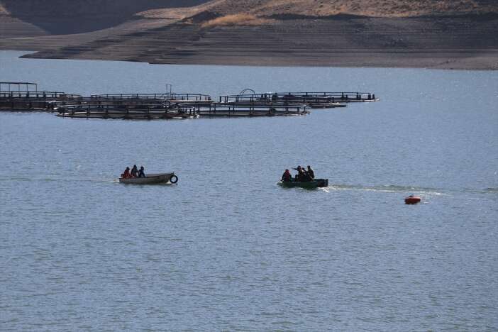 baraja-ucan-aractaki-3-kisiden-2sinin-cansiz-bedenine-ulasildi