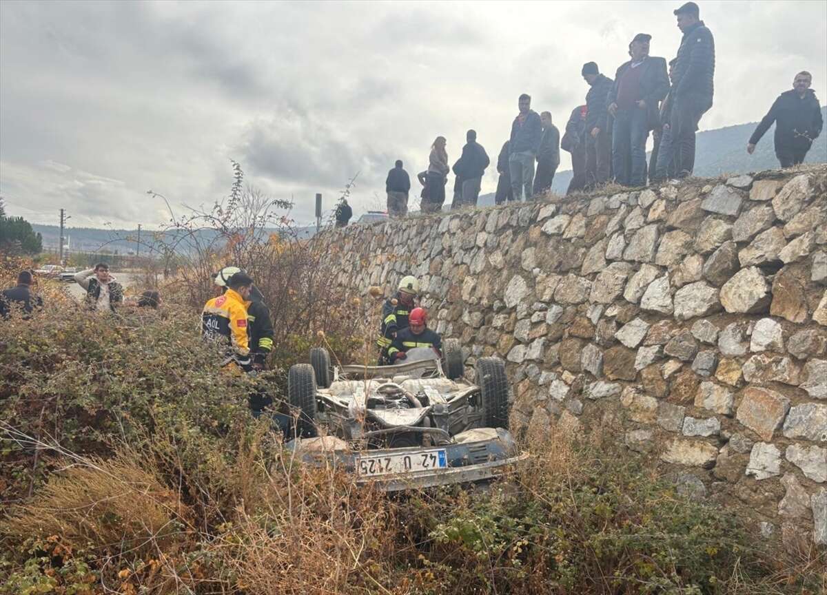 konyada-otomobil-sarampole-devrildi-ali-fidan-hayatini-kaybetti