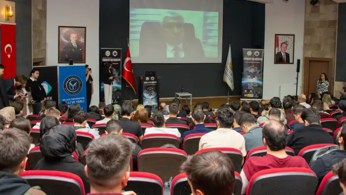 konyada-yapay-zeka-ve-teknoloji-devrimi-ogrenciler-gelecegi-tasarliyor