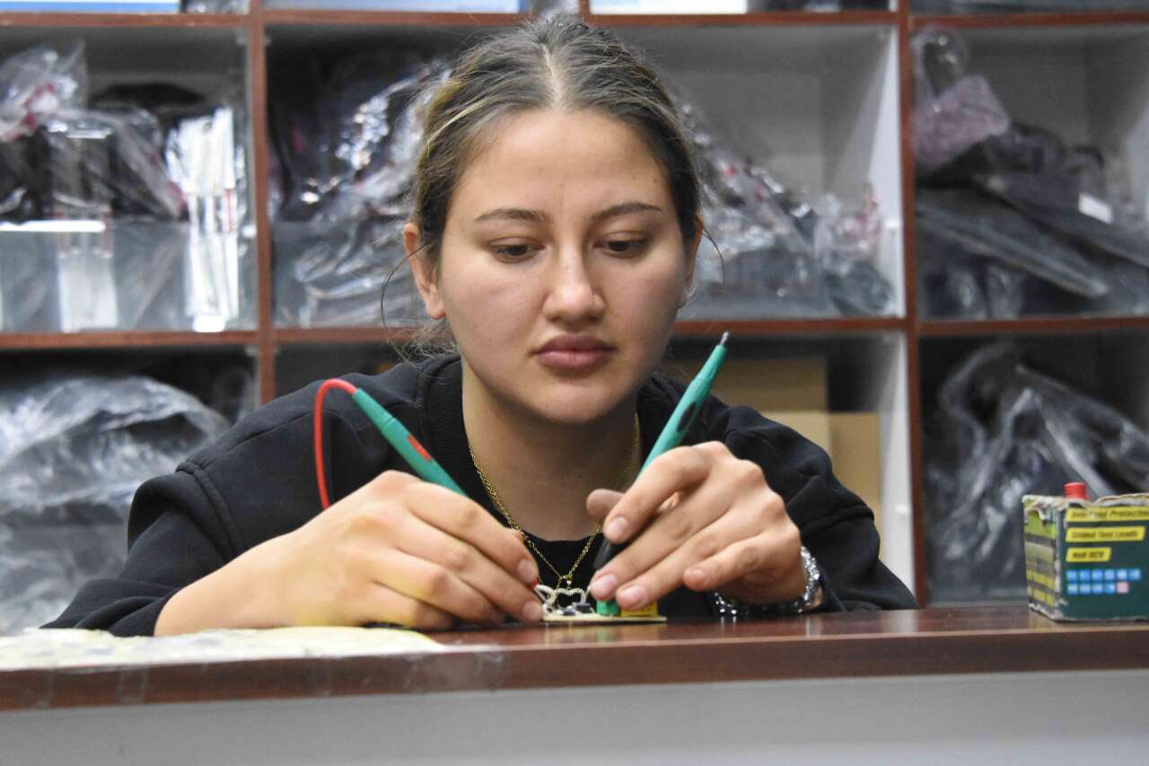 konyanin-yarim-asirlik-ustasi-isi-kizlarina-devretti-onyargilari-yiktilar