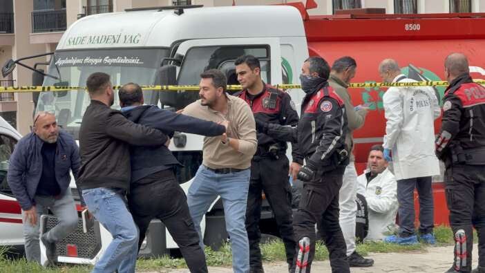 tanker-surucusu-aracta-silahla-vurulmus-halde-olu-bulundu