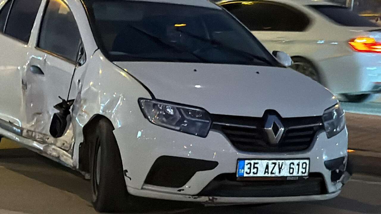 konyada-iki-otomobil-kavsakta-carpisti-2-kisi-yaralandi