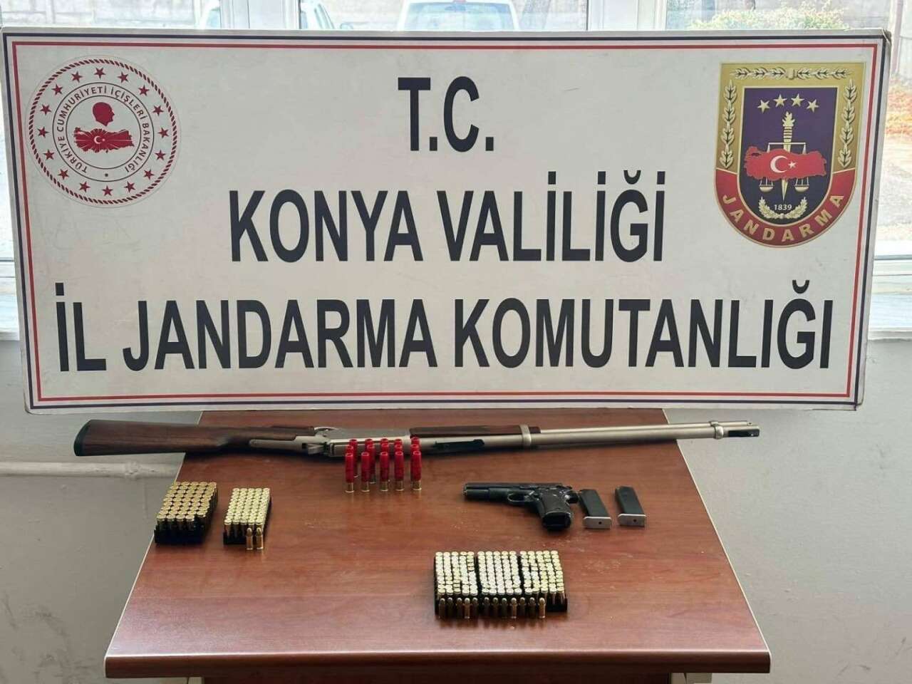 konyada-silah-kacakcilarina-darbe-iki-ayri-operasyon-yapildi