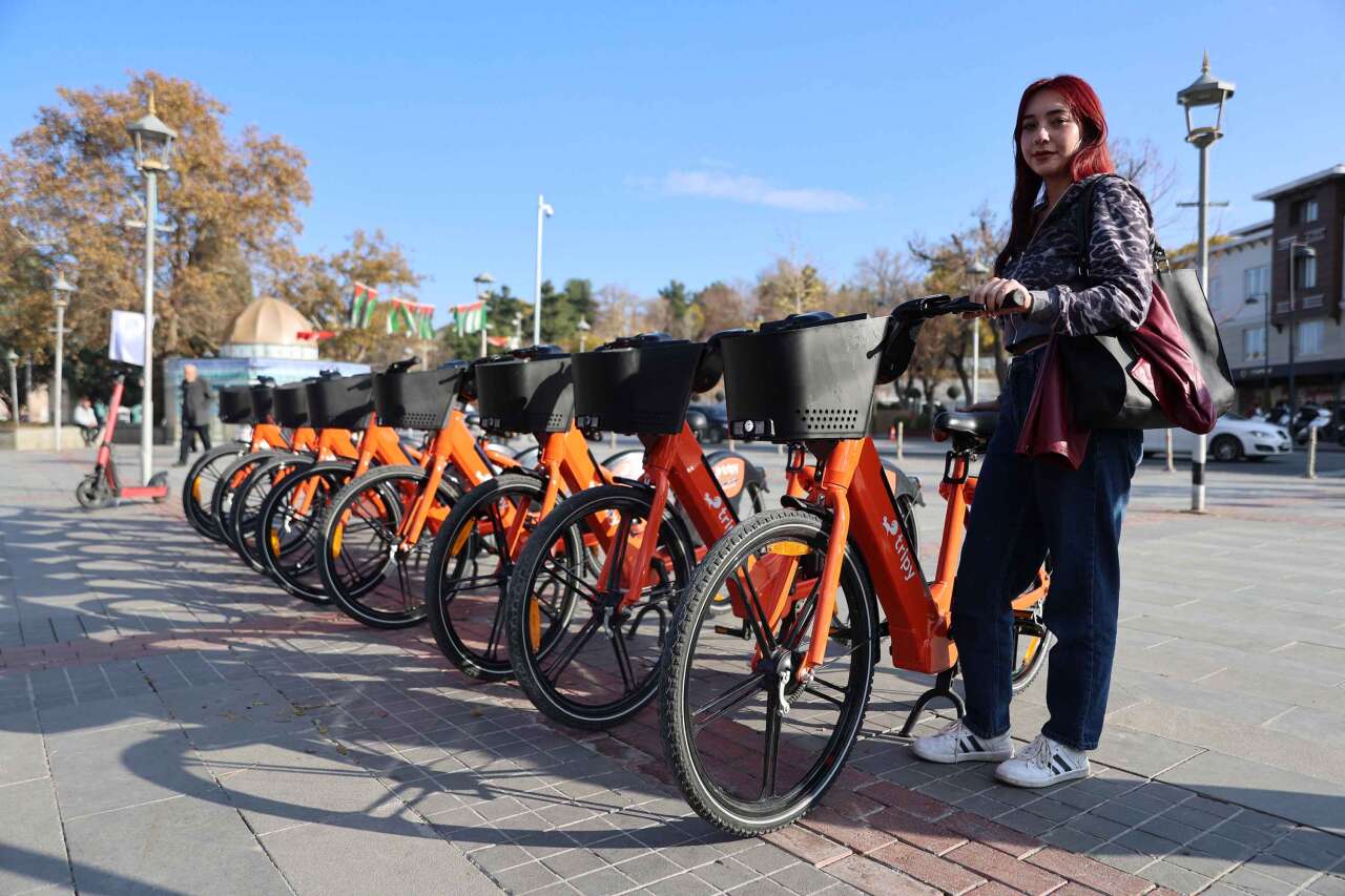 konyada-ulasimin-yeni-hali-paylasimli-elektrikli-bisiklet-donemi-basladi