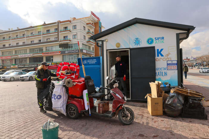 konyadaki-atik-kumbarasina-yogun-ilgi