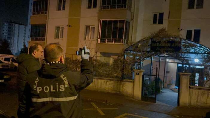 aile-ici-facia-baba-oglunun-bogazini-kesti