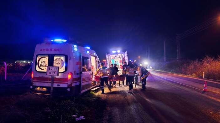 iki-otomobil-birbirine-girdi-8-yarali-var