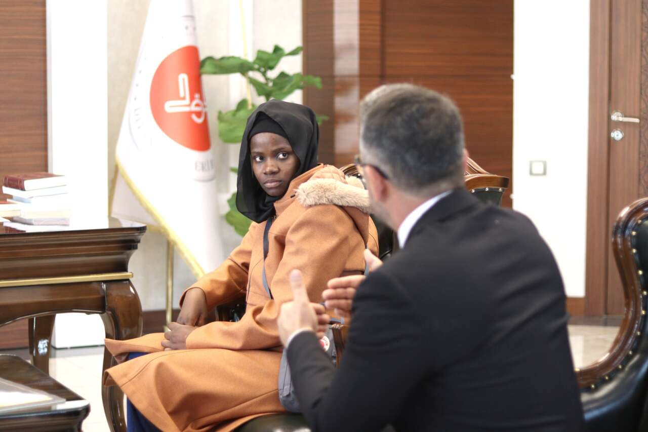 kenyadan-konyaya-uzanan-yolculuk-2-yillik-arayisla-musluman-oldu