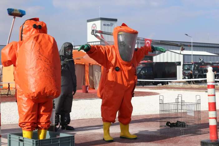 konyada-kimyasal-sizinti-alarmi-verildi-mahsur-kalanlar-boyle-kurtarildi