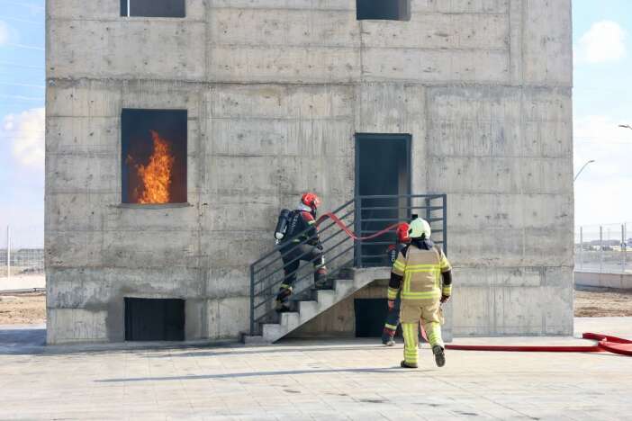 konyada-kimyasal-sizinti-alarmi-verildi-mahsur-kalanlar-boyle-kurtarildi