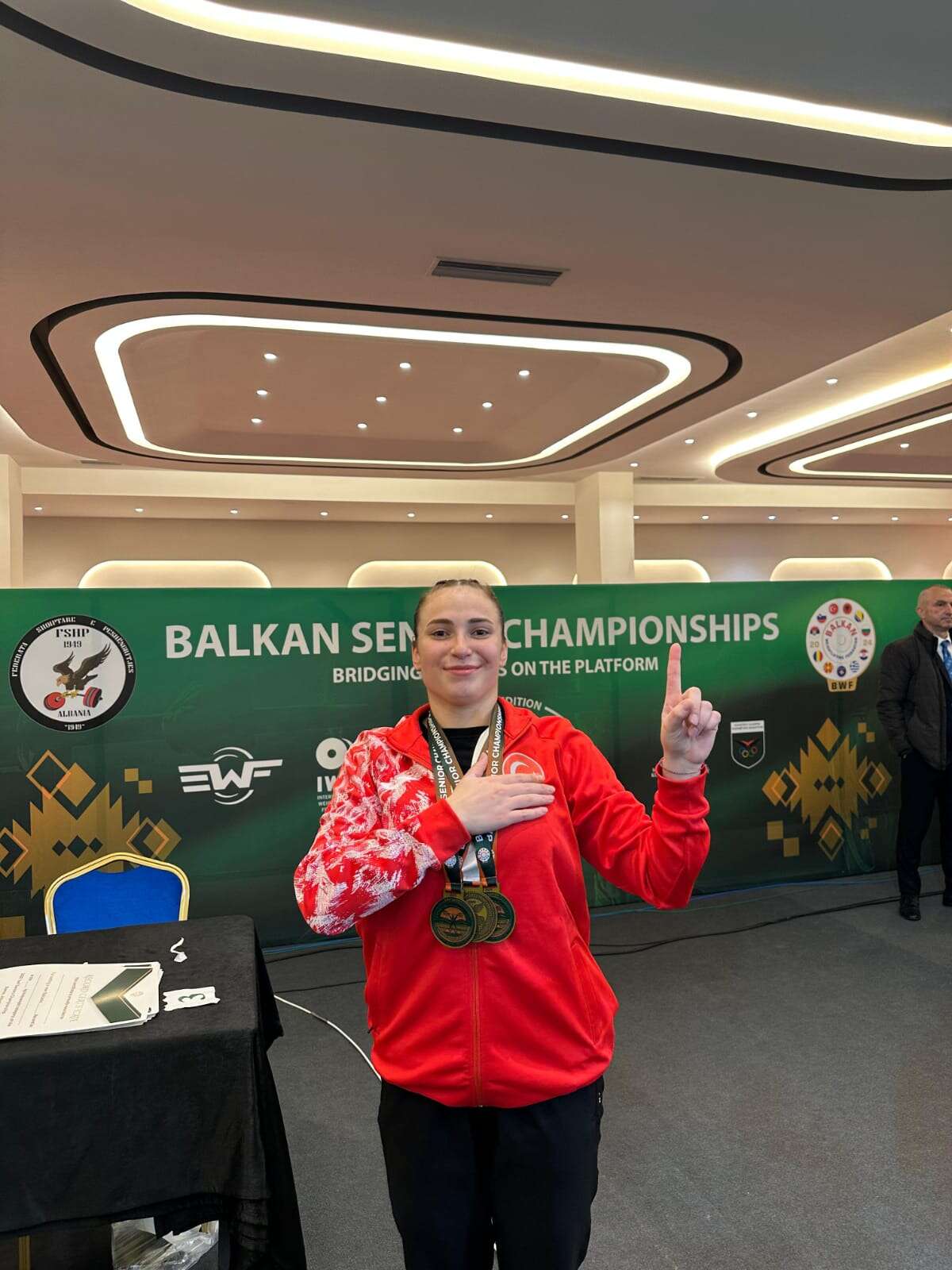 konyali-milli-halterci-hatice-karagoz-balkanlarda-tarih-yazdi