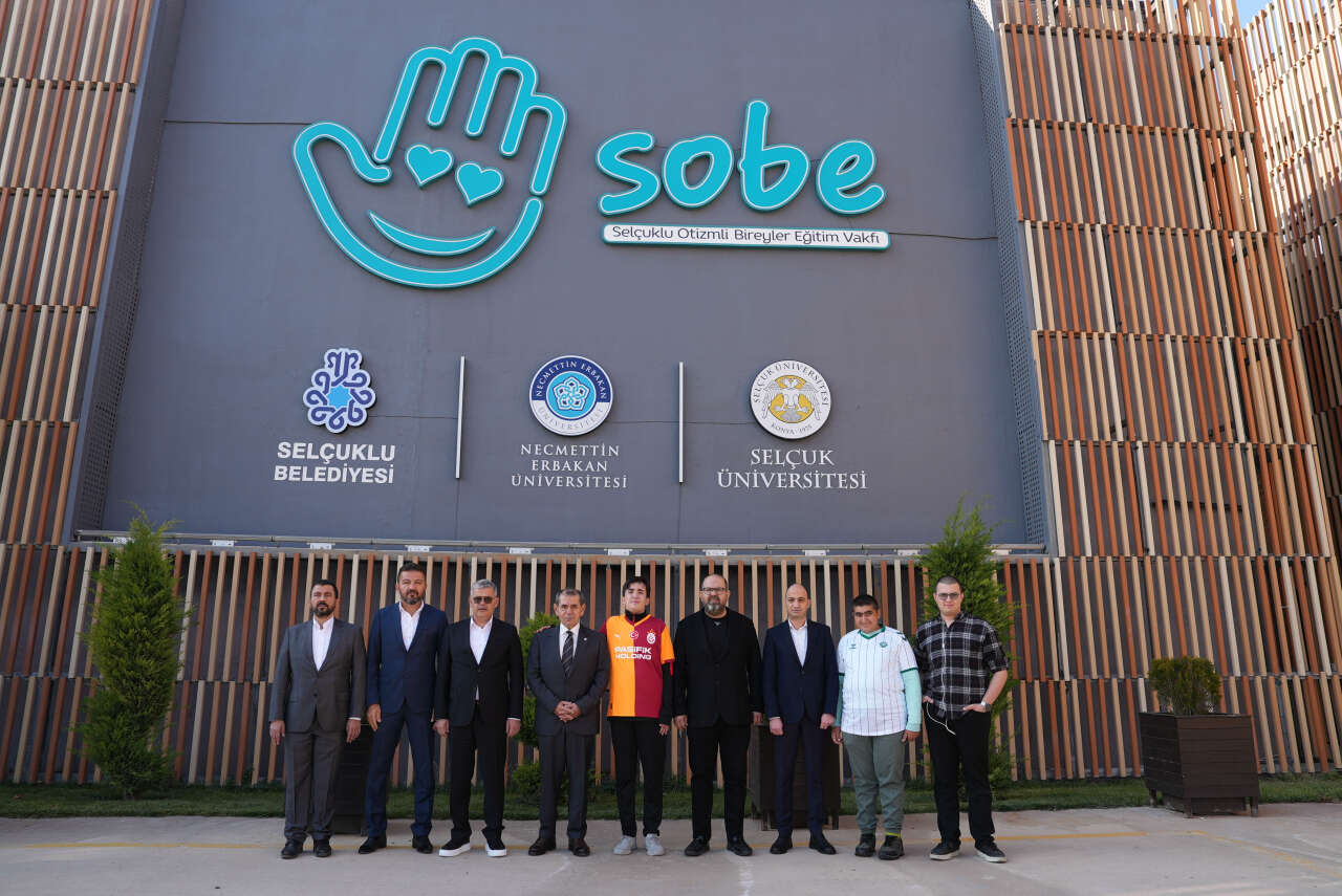 konyaspor-ve-galatasaraydan-konyada-anlamli-bulusma