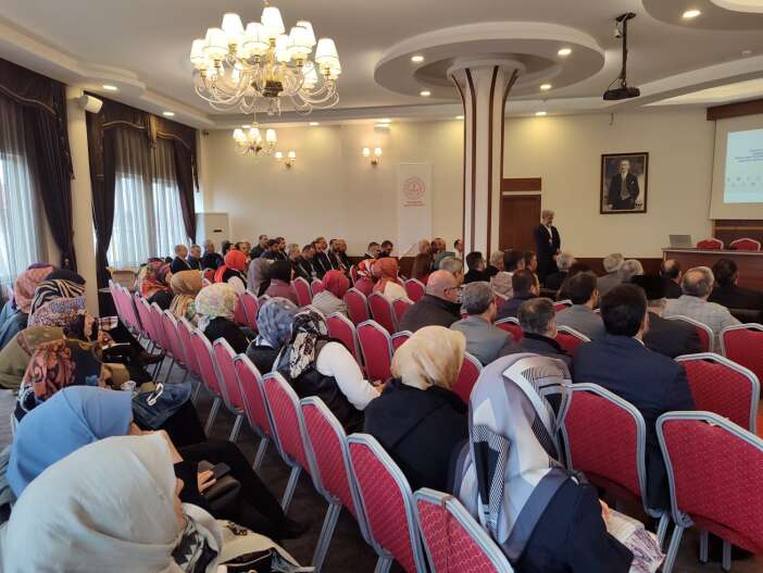 4-ilden-ogretmenler-konyada-toplandi