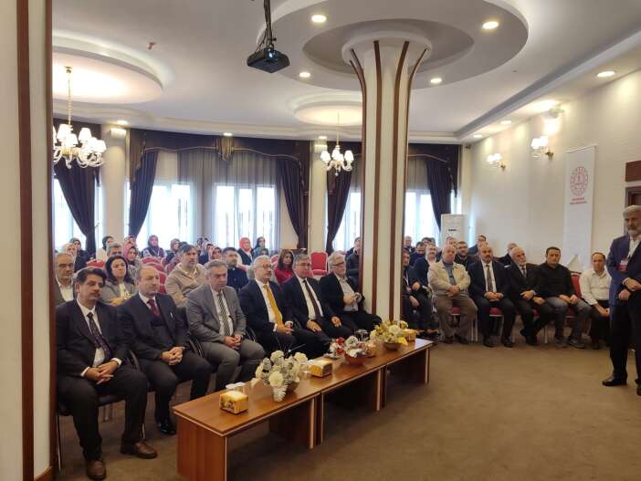 4-ilden-ogretmenler-konyada-toplandi