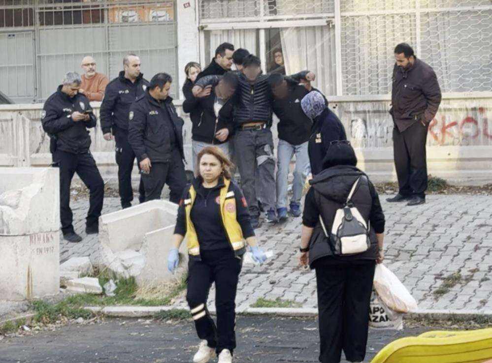 ayni-ilde-2-gunde-2-akran-zorbaligi-okul-cikisi-bicaklandi-aksaray