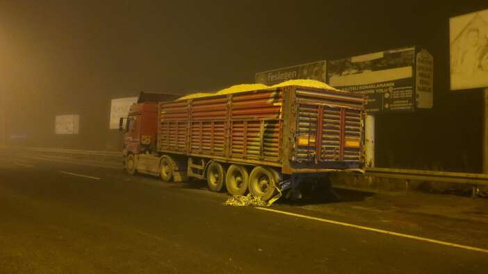 tira-carpan-otomobildeki-4-kisi-feci-sekilde-can-verdi