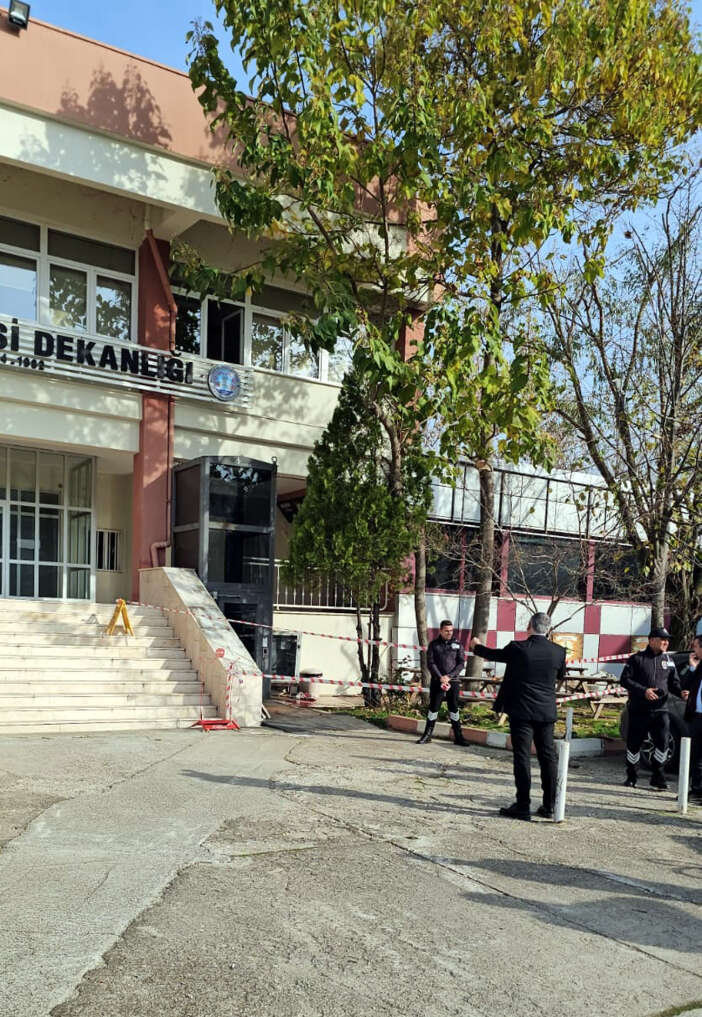 universite-binasinda-korkunc-olay-genc-kadin-hayatini-kaybetti