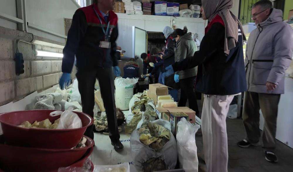 hepsini-vatandasa-yedireceklerdi-ekipler-baskin-yapti