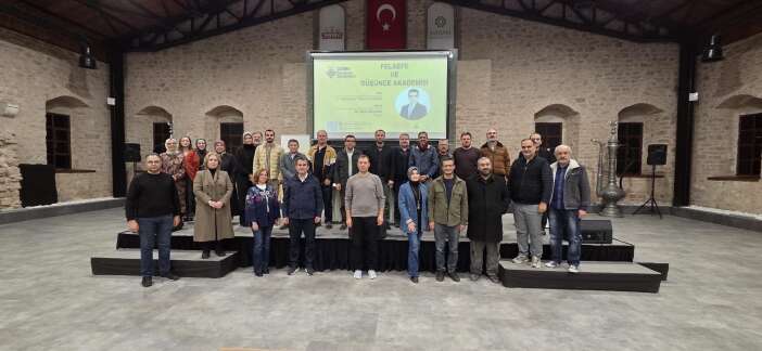 konyada-ogrencilerin-yani-sira-ogretmenler-de-egitim-aliyor