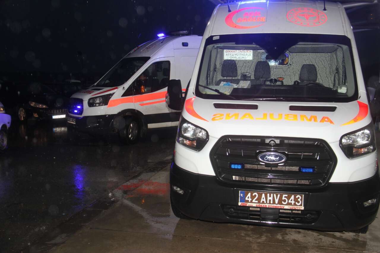 konyada-yagis-bir-ilcede-kazalara-yol-acti-9-yarali-var