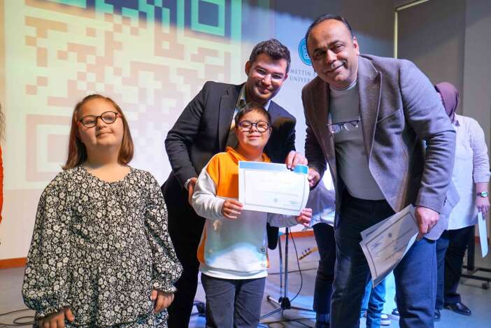 konyanin-ozel-cocuklari-3-araliki-dolu-dolu-yasadi