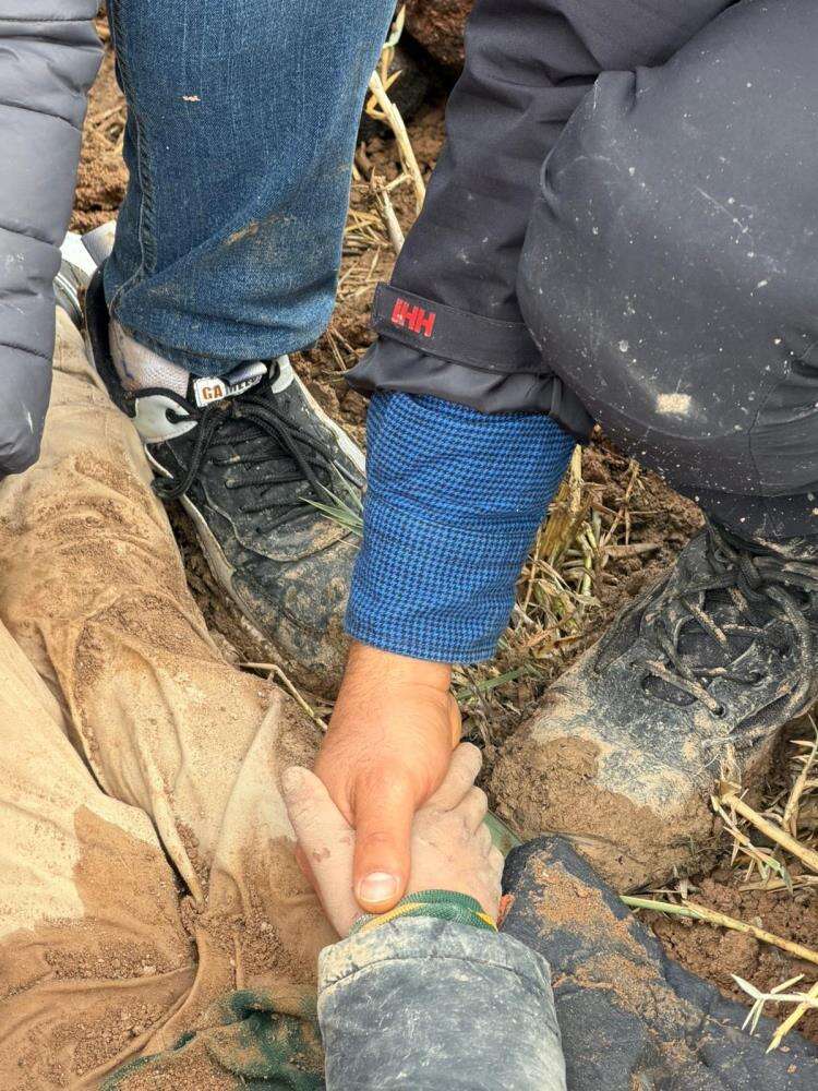 10-yasindaki-amiri-topraga-gomup-olume-terk-eden-dayi-tutuklandi-hatay