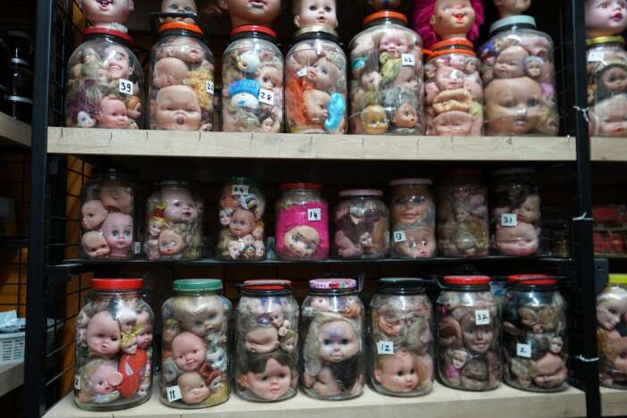 boyle-koleksiyon-gorulmedi-kavanozlara-doldurulmus-binlerce-kafa-var