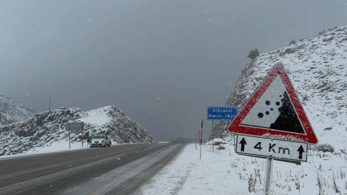 kar-yagdigini-duyanlar-konyaya-akin-etti-001