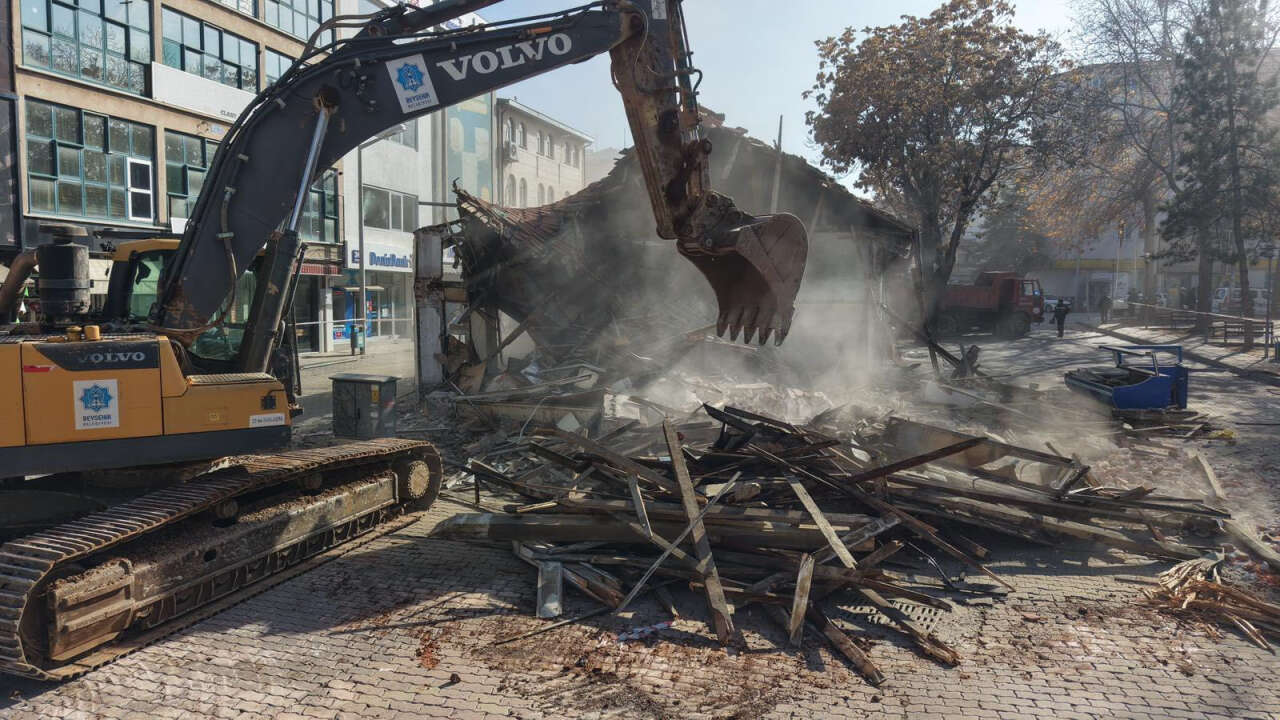 konyada-is-yeri-yikimi-basladi