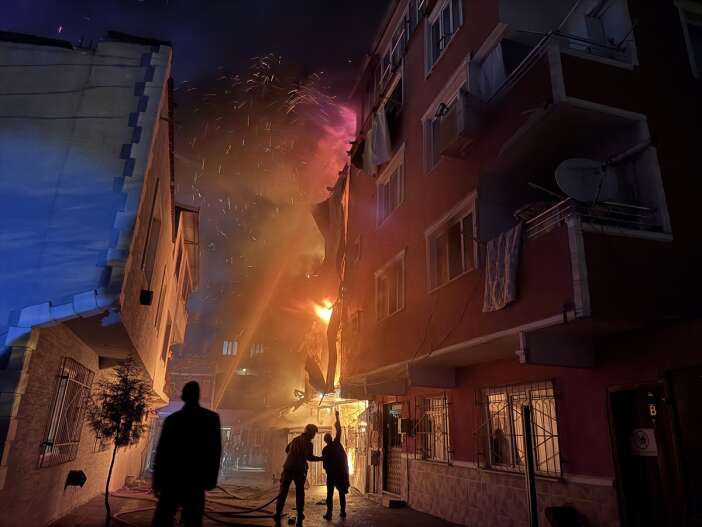 sehit-polisin-babaevinde-yangin-kundaklama-suphesi-var