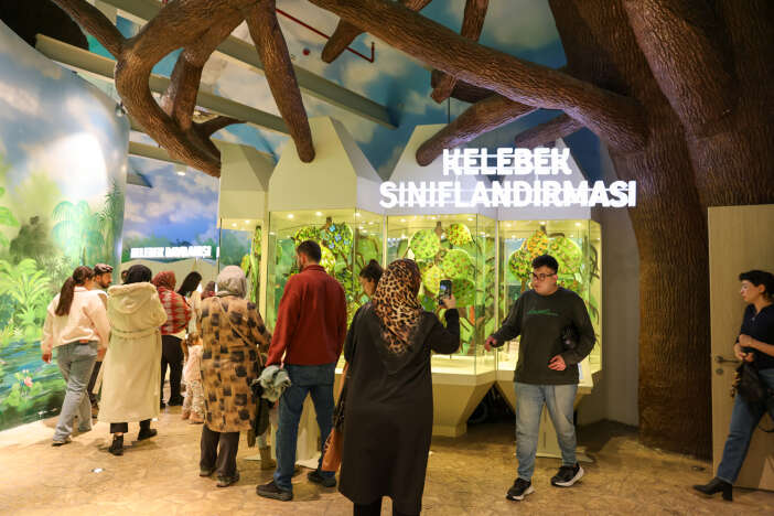 binlerce-kisi-konyaya-akin-etti