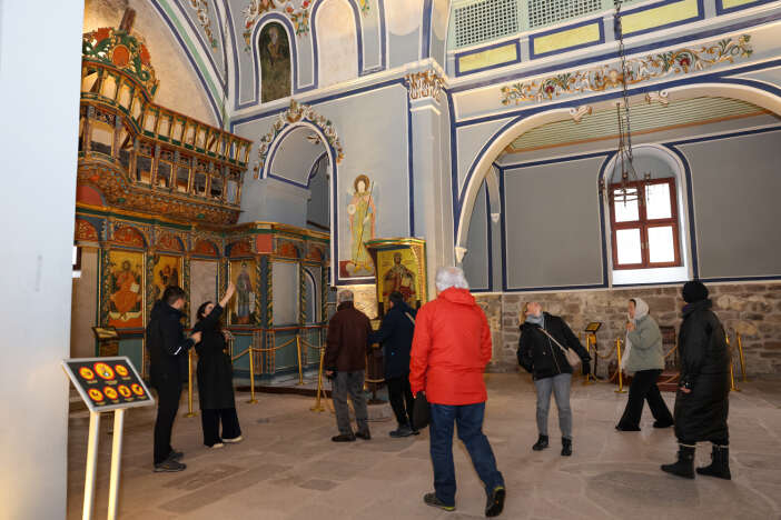 binlerce-kisi-konyaya-akin-etti