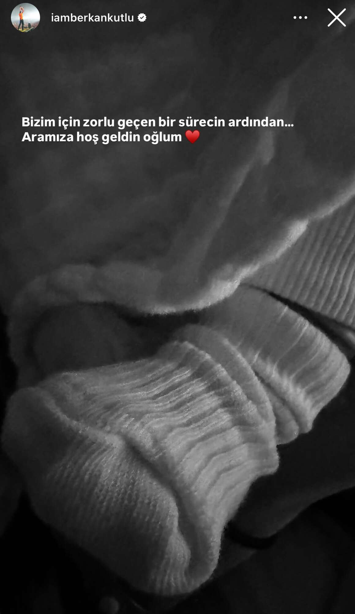 galatasarayli-oyuncu-baba-oldu