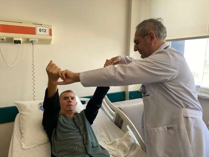 konyada-felc-geciren-hastayi-25-dakikalik-mudahale-yeniden-yuruttu