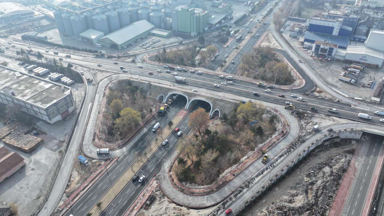 konyada-merakla-beklenen-kritik-kavsak-acildi-3