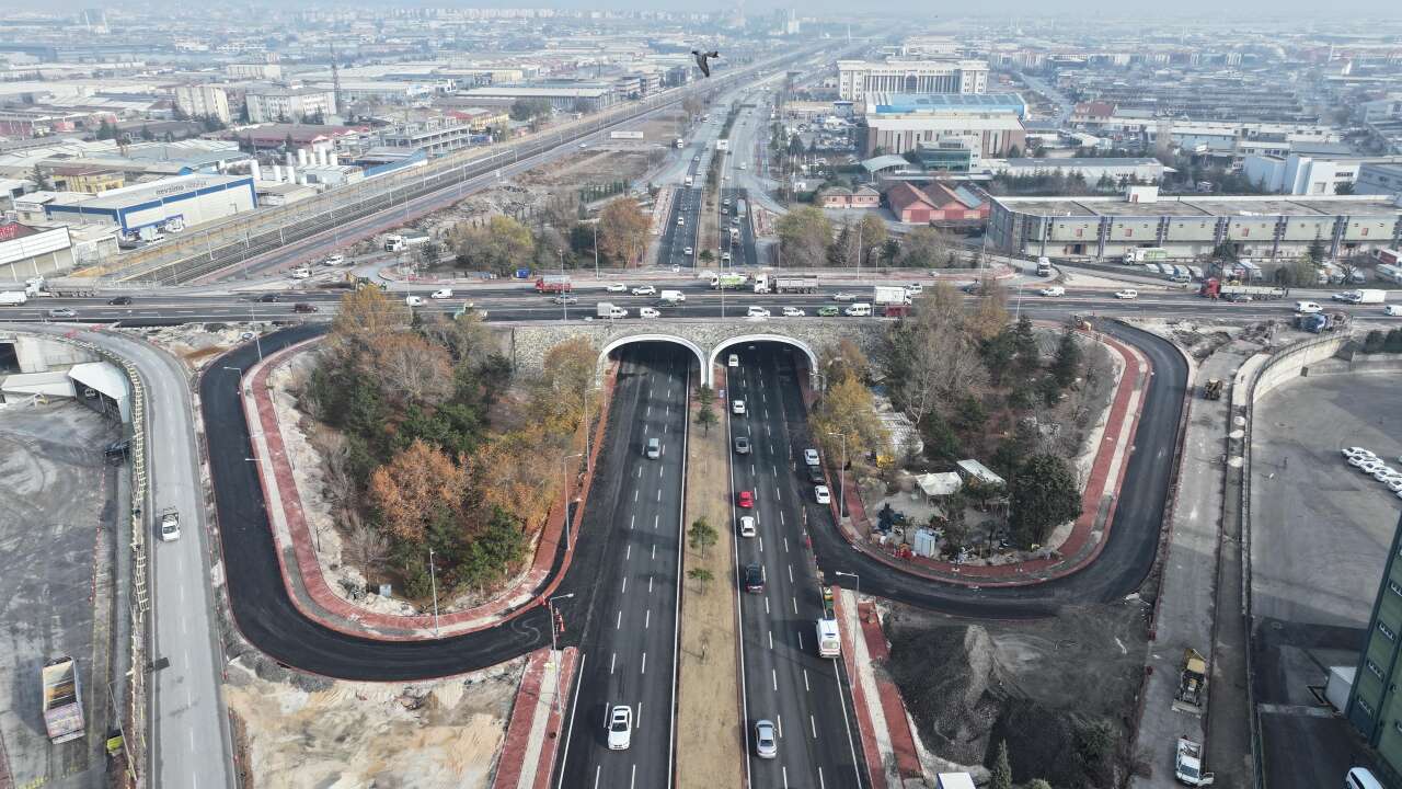 konyada-merakla-beklenen-kritik-kavsak-acildi-3