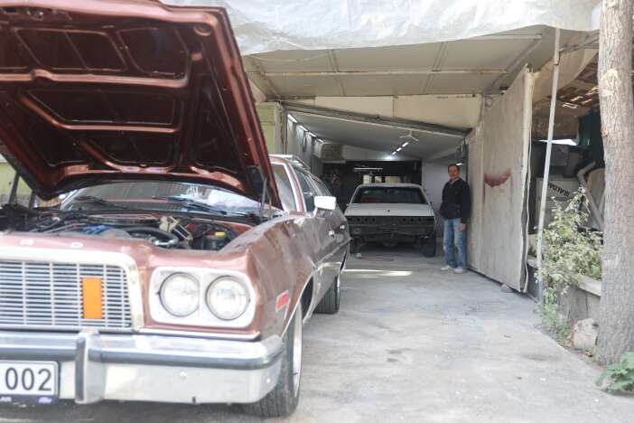 konyadaki-bu-seralarda-sebze-degil-araba-yetistiriliyor