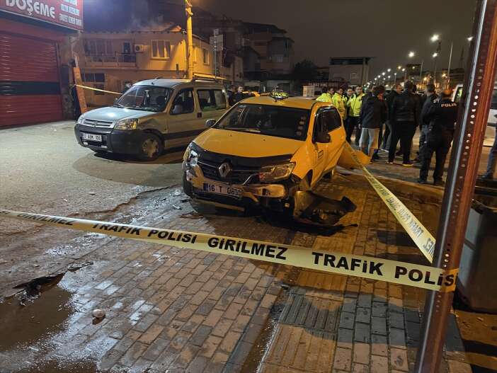 kacirdigi-taksiyle-kaza-yapip-kacti-polisi-yarim-saat-pesinden-kosturdu-bursa