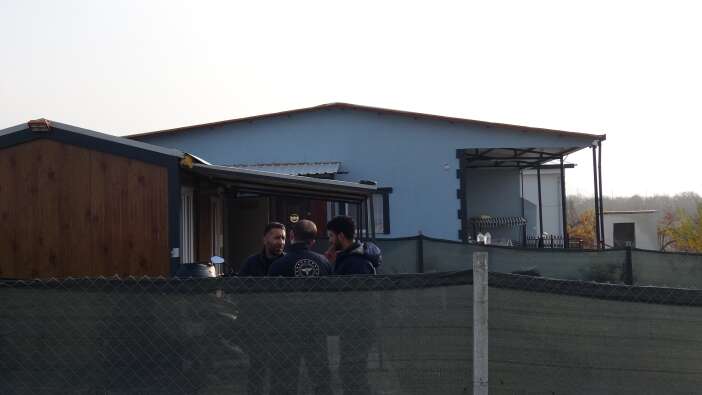 konteyner-evde-vahset-yakinlari-kanlar-icinde-buldu