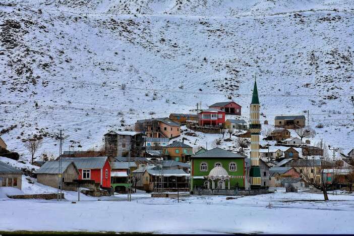 konya-bozkira-bagli-hisarlik-yaylasi-kar-yagisi